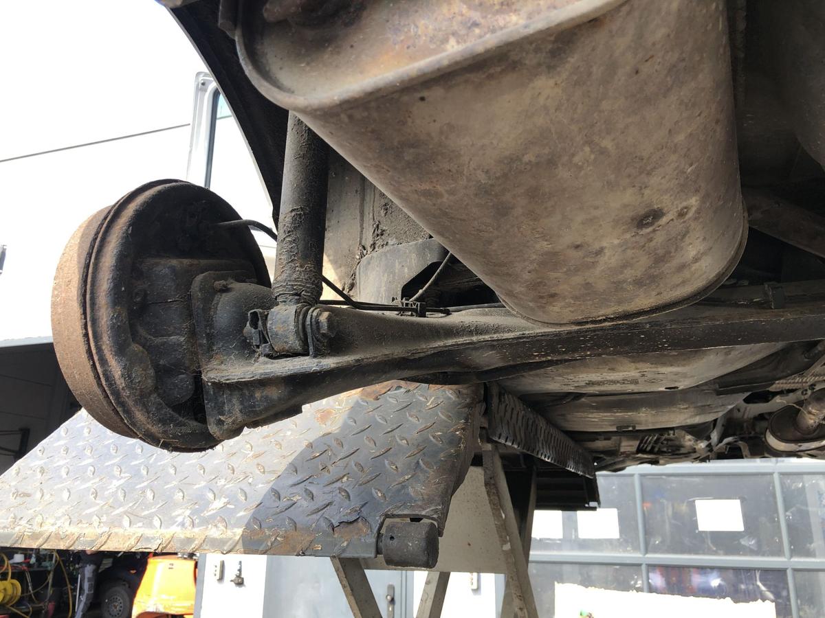 Renault Twingo I orig Hinterachse Träger 4 Loch trommelgebremst ohne ABS Bj 2006