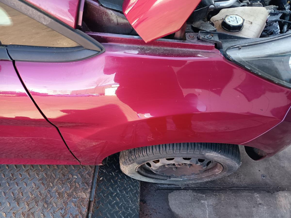 Ford Fiesta MK7 original Kotfl&uuml;gel rechts Hot Magenta vor Facelift Bj 2009