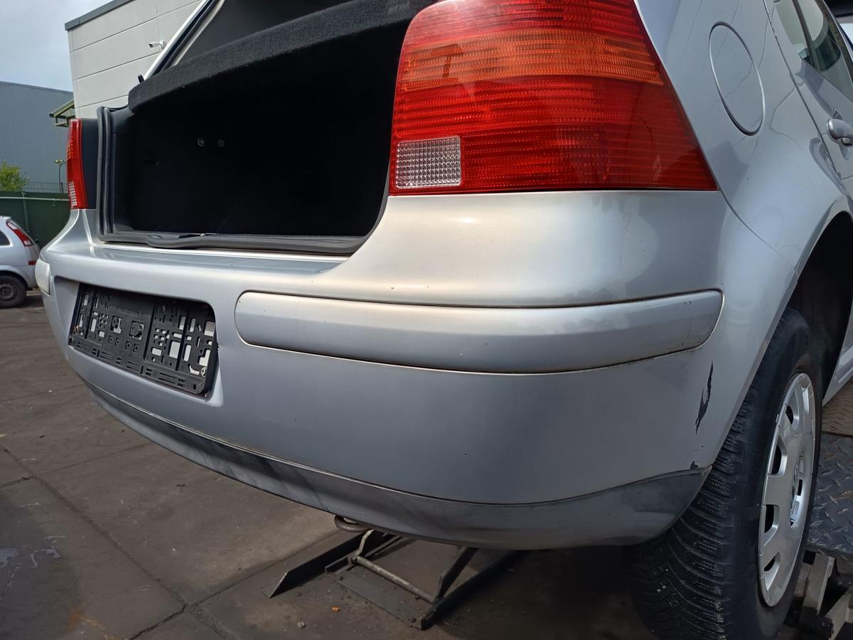 VW Golf IV original Sto&szlig;stange F&auml;nger hinten Heck B7Z Satinsilber Bj 1998