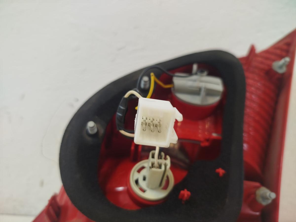 Kia Venga YN R&uuml;ckleuchte innen links Heckleuchte Innenteil Heckklappe bis 2016