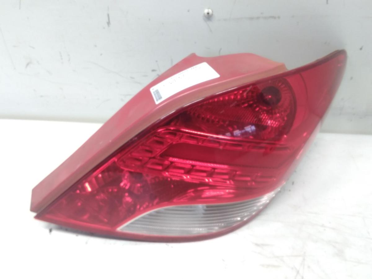 Peugeot 207 original R&uuml;ckleuchte Heckleuchte rechts Facelift Teil-LED BJ2010