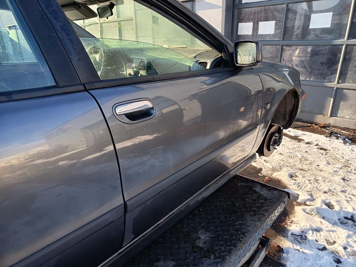 Volvo V40 original T&uuml;r vorn rechts Beifahrer (roh) Titangrau Bj 2001