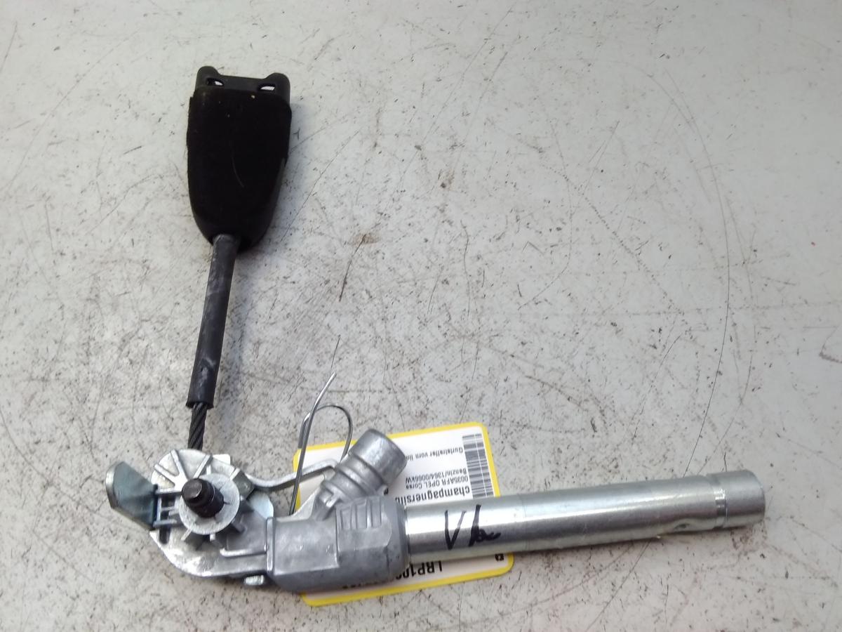 Opel Corsa D original Gurtstraffer vorn links Au&szlig;enseite Sitz BJ2006