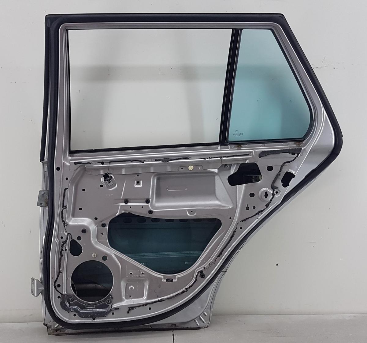 Mercedes C Klasse S203 Tür hinten rechts in silbermet Bj2001 Rohbautür