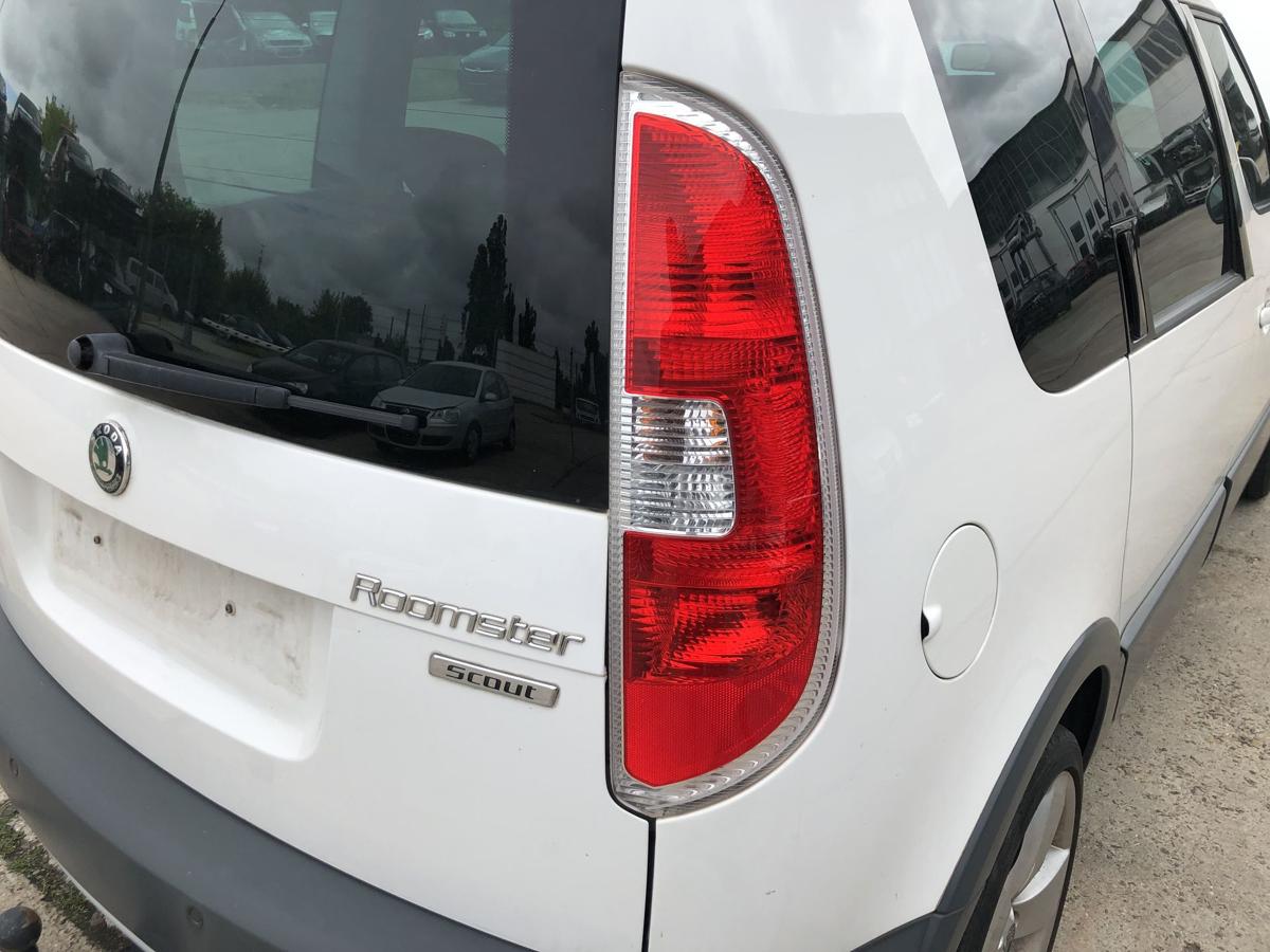 Skoda Roomster Scout 5J Rückleuchte rechts Rücklicht Heckleuchte Schlussleuchte