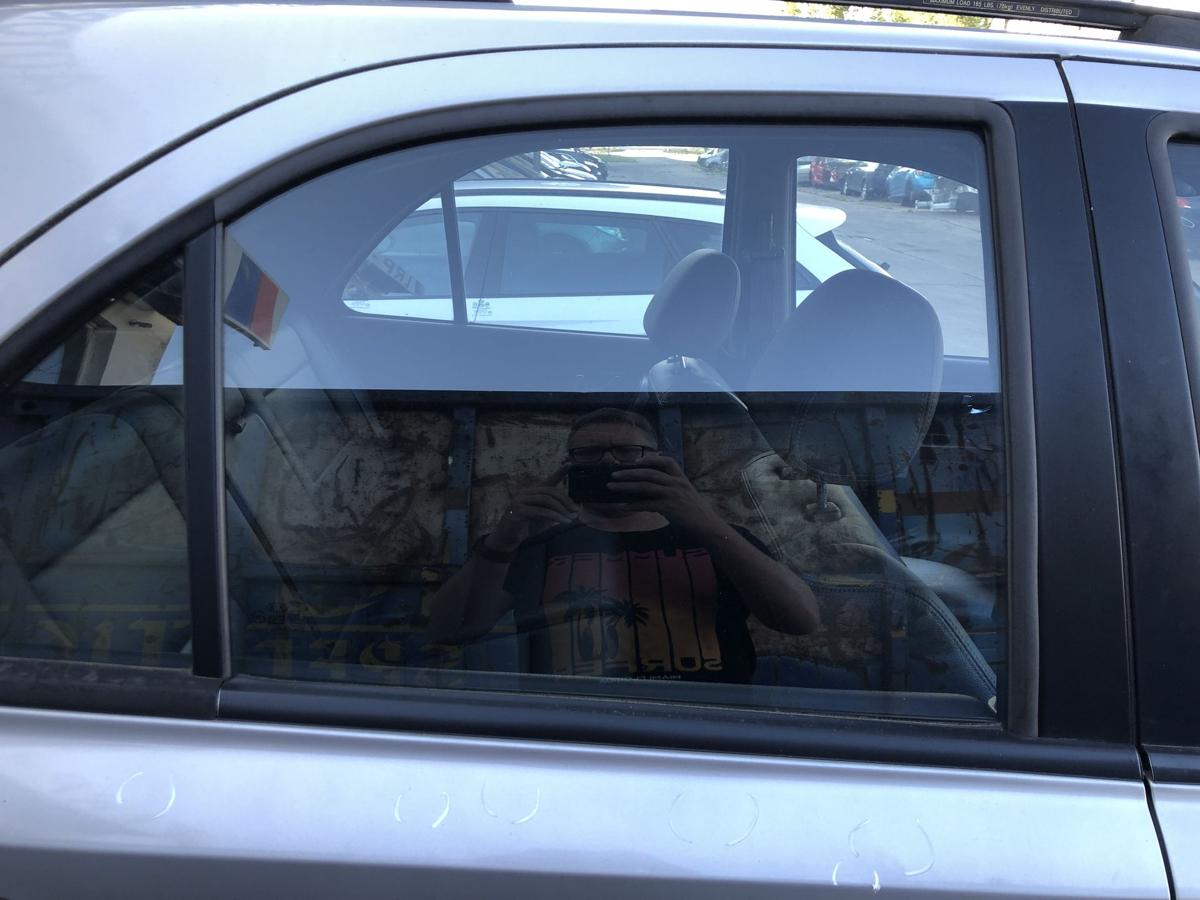 Kia Sorento JC T&uuml;rscheibe hinten rechts Seitenscheibe Scheibe Fondt&uuml;r Colorglas