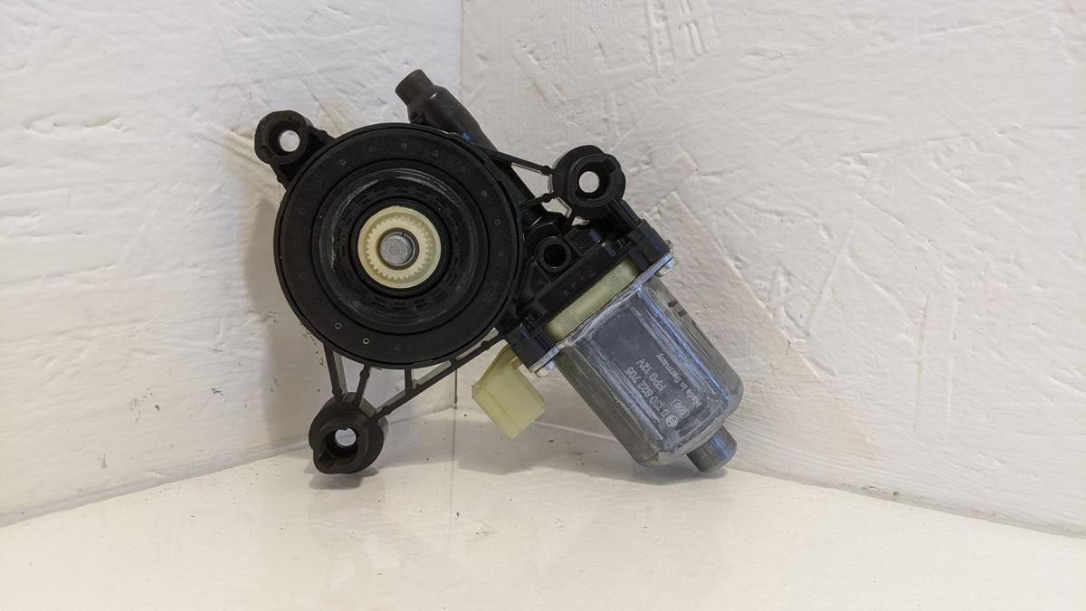 Audi A5 B9 F5 Fensterhebermotor hinten links Motor Fensterheber