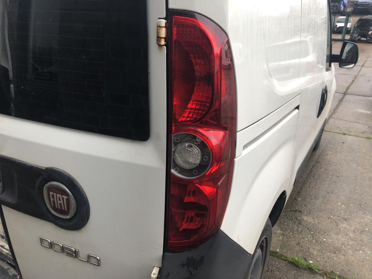 Fiat Doblo Cargo 263 R&uuml;ckleuchte rechts R&uuml;cklicht Heckleuchte Fl&uuml;gelt&uuml;rer