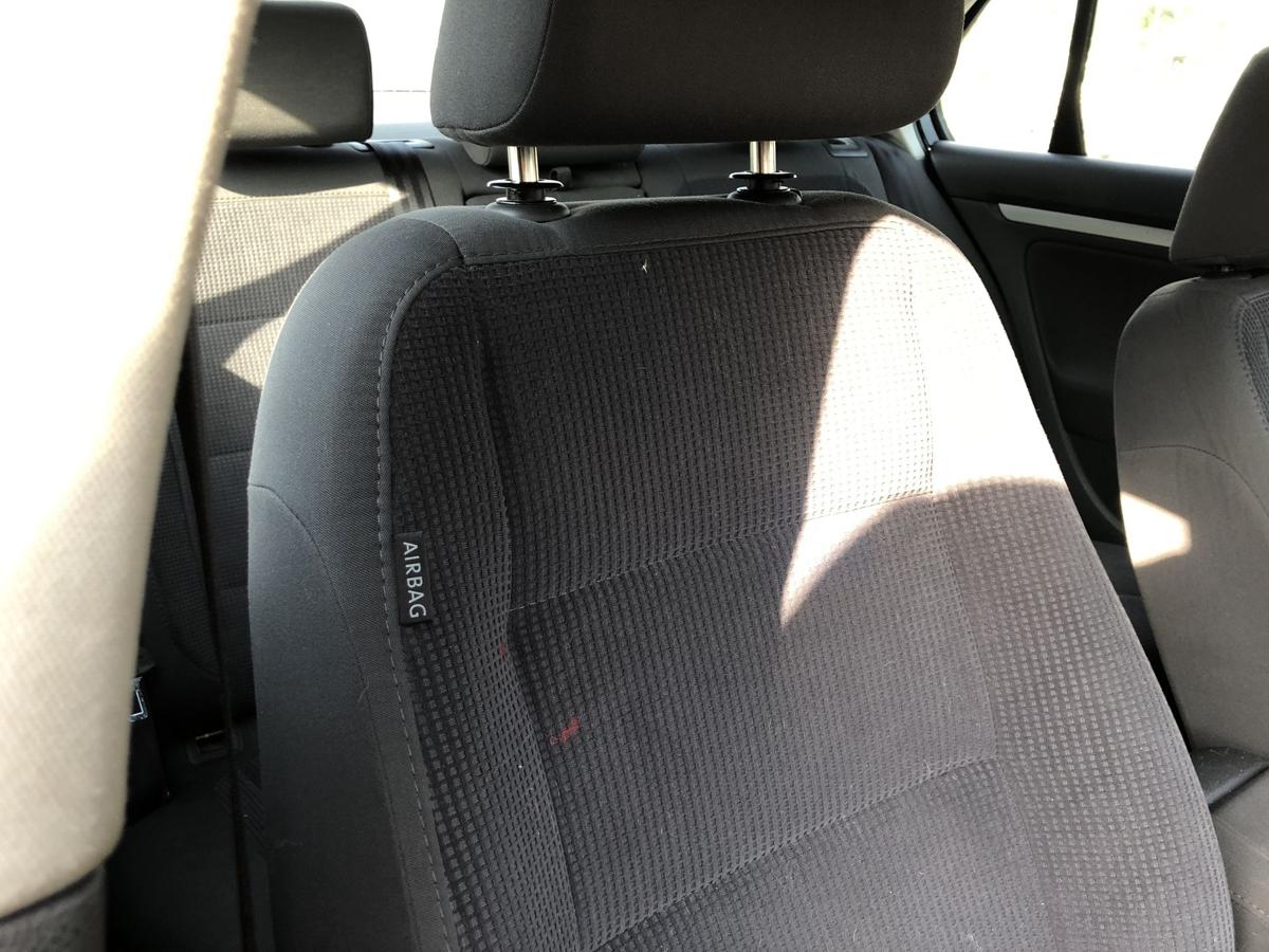 VW Jetta 1K Sitz vorn rechts Beifahrersitz Stoff mit Heizung Autositz