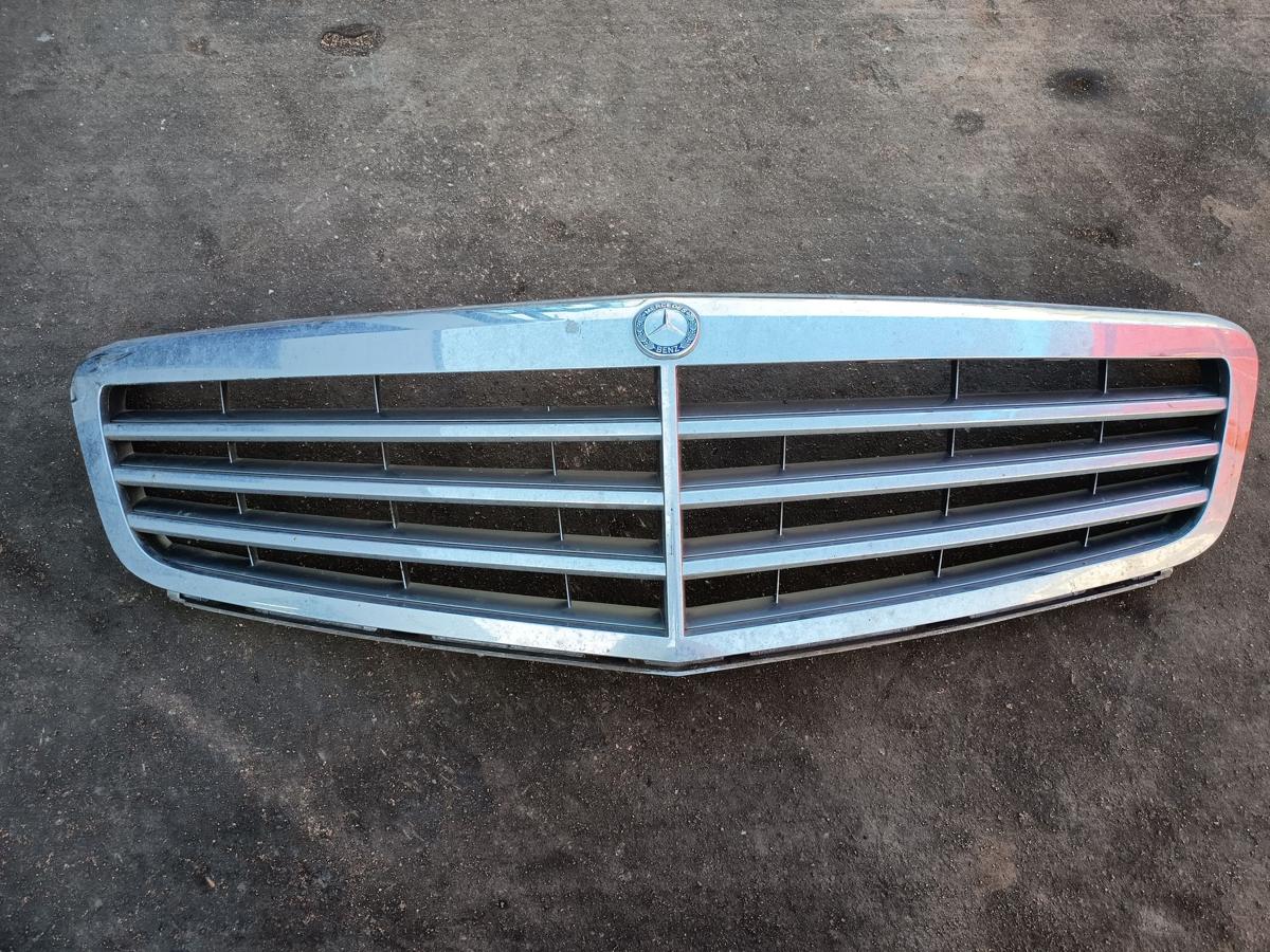 Mercedes S/W204 original K&uuml;hlergrill Frontmittelst&uuml;ck Chrom Bj 2009