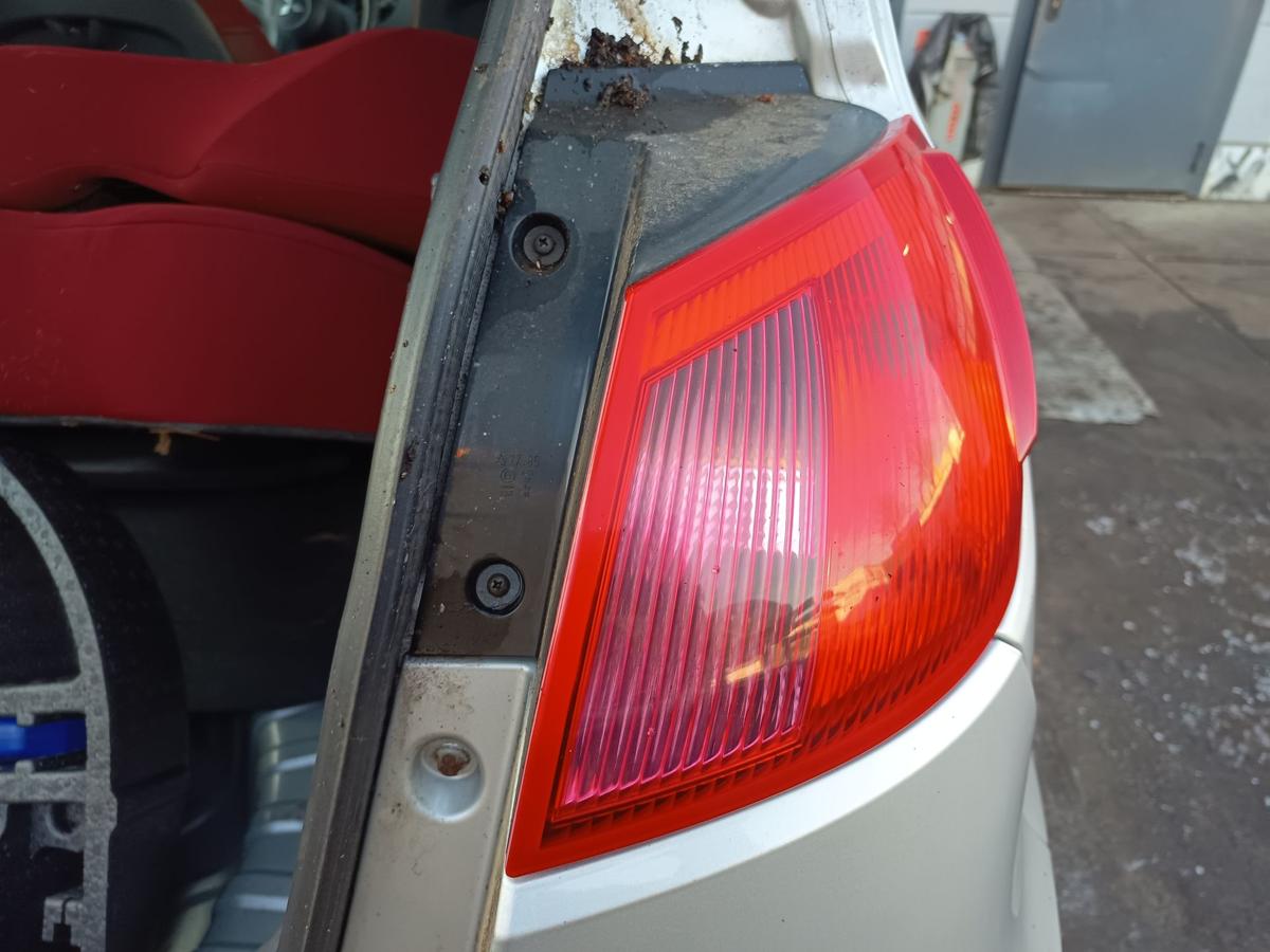 Mitsubishi Colt Z30 original R&uuml;ckleuchte rechts Heck/Schluss/Licht Bj 2005