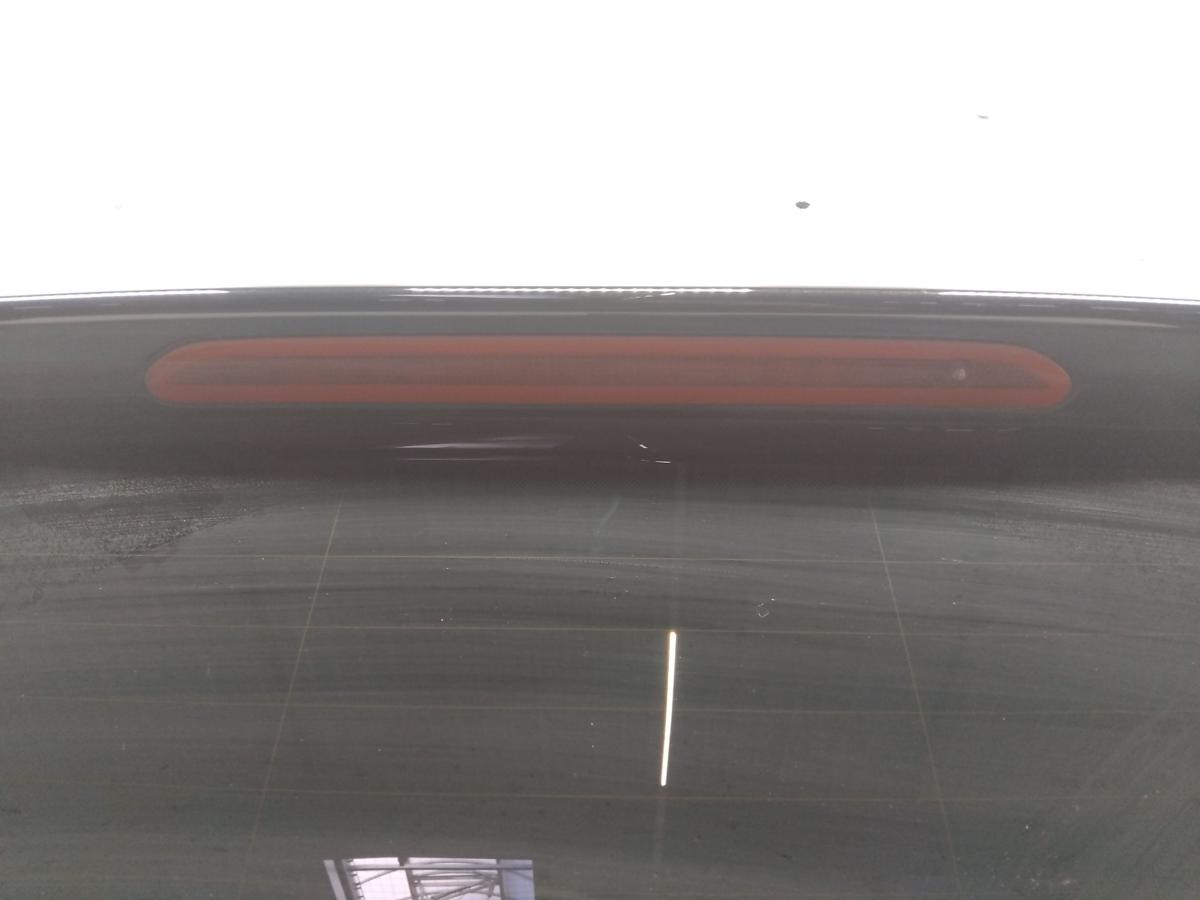 VW Golf Sportsvan Heckklappe schwarzmetallic LC9X mit Heckscheibe dunkel Bj.2017