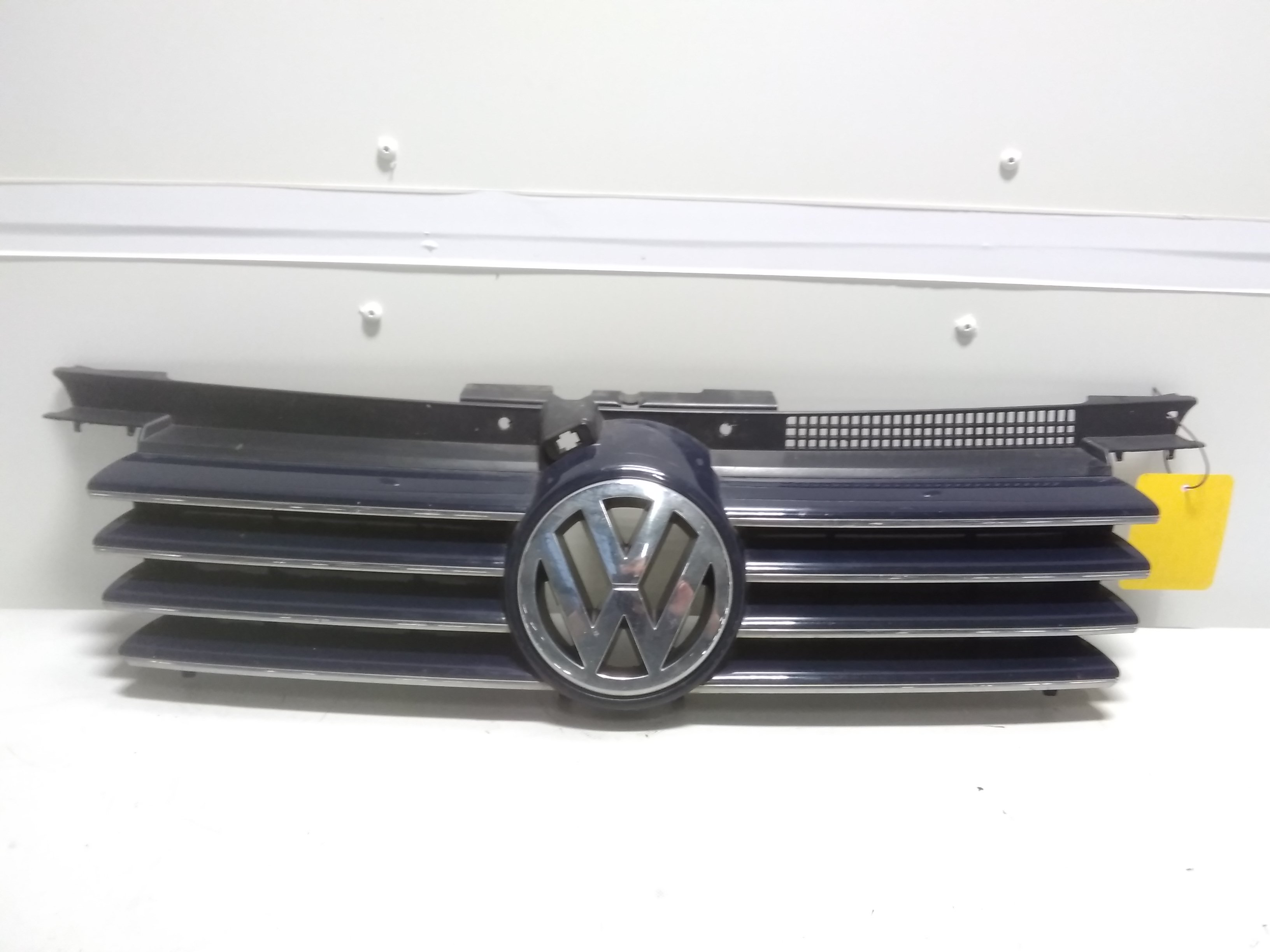 VW Bora Bj.2002 original Kühlergrill Highline perlblau LA5G