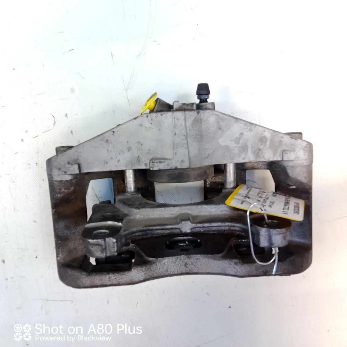 Audi A3 8P Quattro original Bremssattel Vorderachse rechts 345x30mm Bj.2004