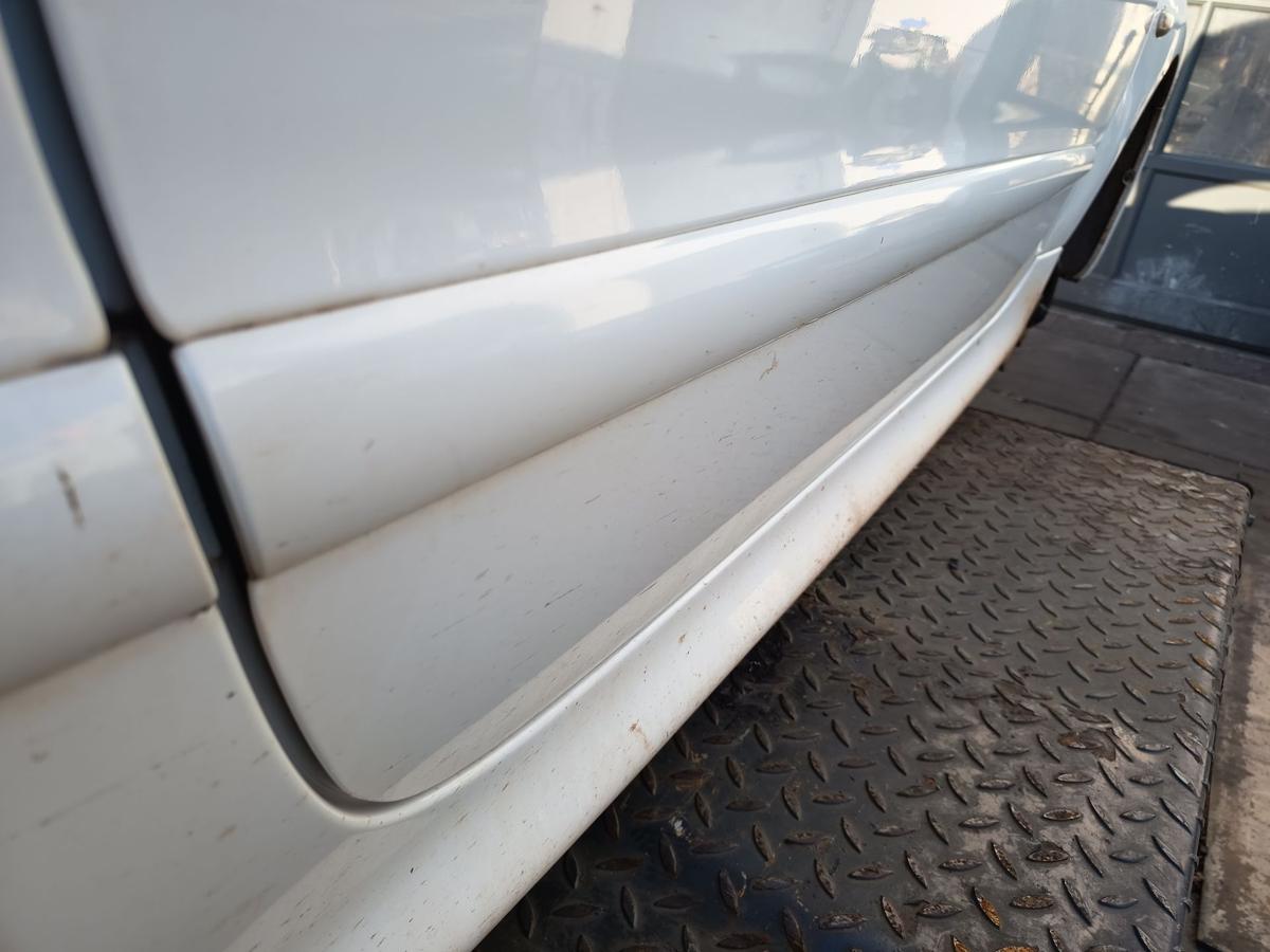 Peugeot 206+ 3t&uuml;rer original T&uuml;r rechts Beifahrer EWP Schneewei&szlig; Bj 2009