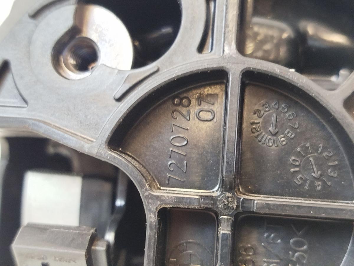 BMW 1er F20 &Ouml;ffner Taster Microschalter Heckklappen&ouml;ffner im BMW Logo