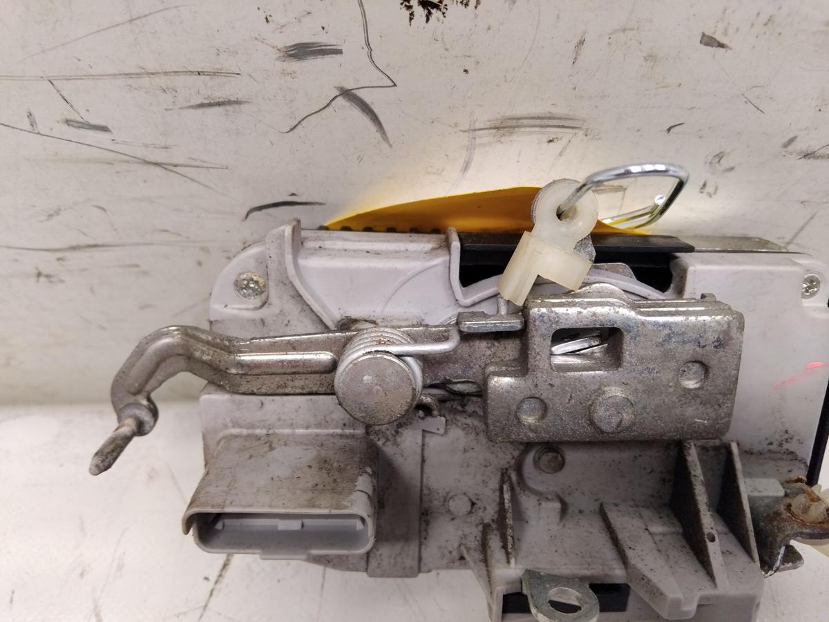 Peugeot 807 original T&uuml;rschlo&szlig; vorn links mit Zentralverriegelung Bj.2008