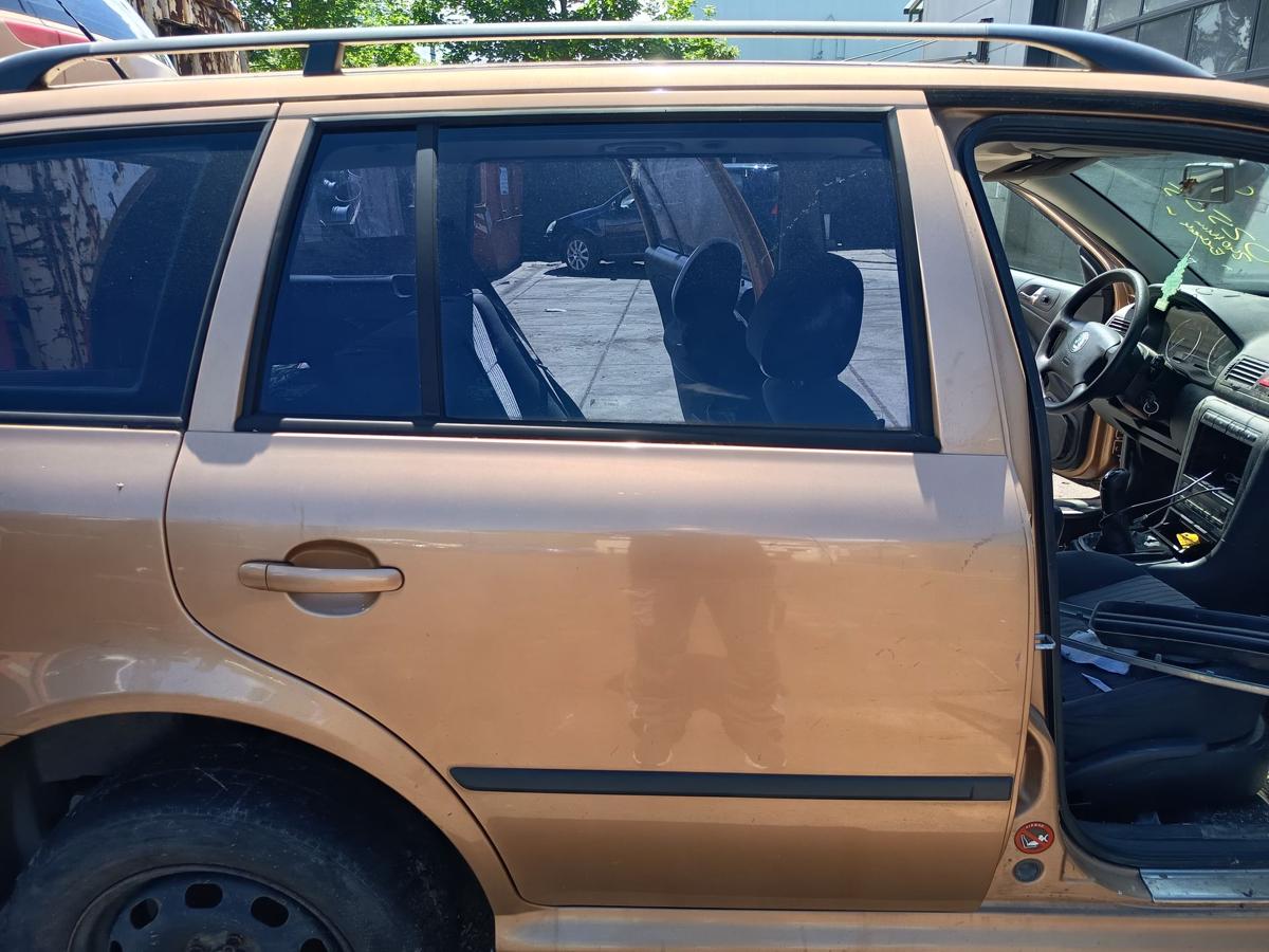 Skoda Octavia Combi 1U original T&uuml;r hinten rechts Fond Roh F8G Atamacabeige Bj 01