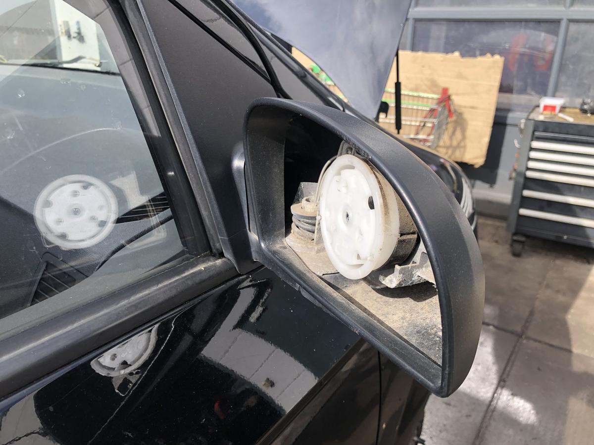 Hyundai Getz original Aussenspiegel rechts manuell unlackiert Bj 2008