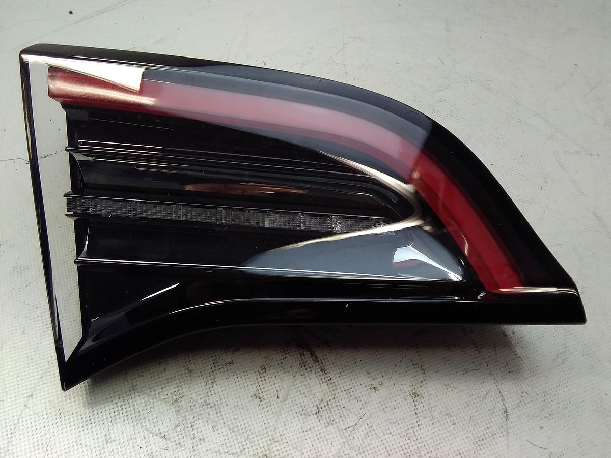 Tesla Model Y original R&uuml;ckleuchte Schlussleuchte innen links 1502088-00-C