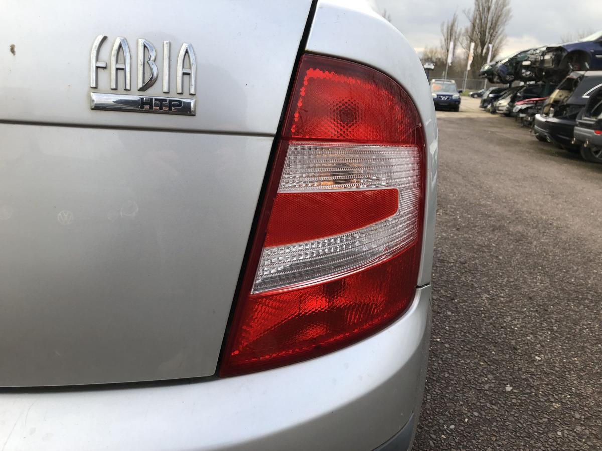 Rückleuchte rechts Rücklicht Facelift Heckleuchte 5 türer Skoda Fabia 6Y