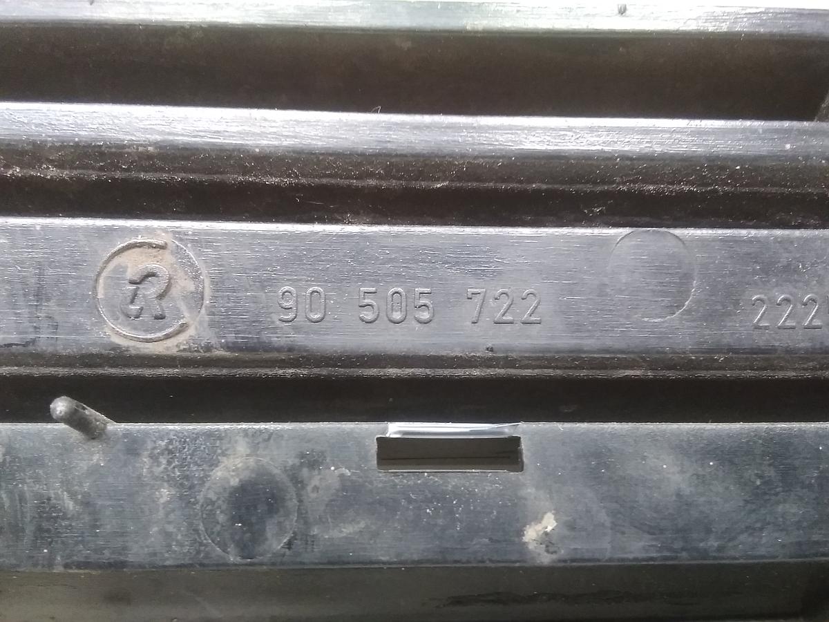 Opel Vectra B original Kühlergrill 90505722 BJ1998