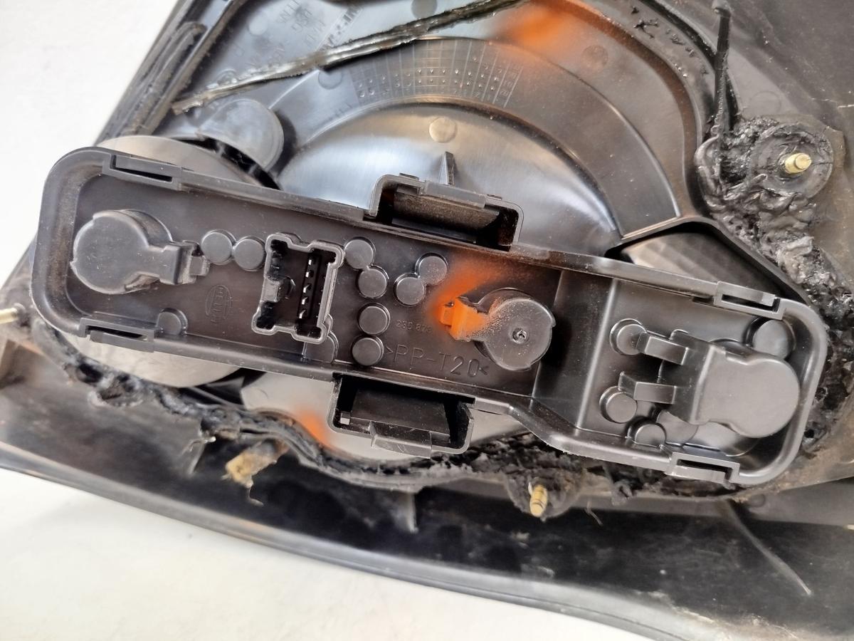 Nissan Almera N16 Facelift ab 2002 R&uuml;ckleuchte rechts R&uuml;cklicht Heckleuchte