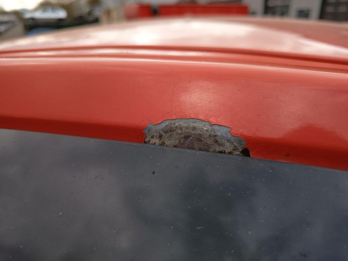 Ford KA RU8 original Heckklappe mit Scheibe Rost Sunriserot Bj 2010