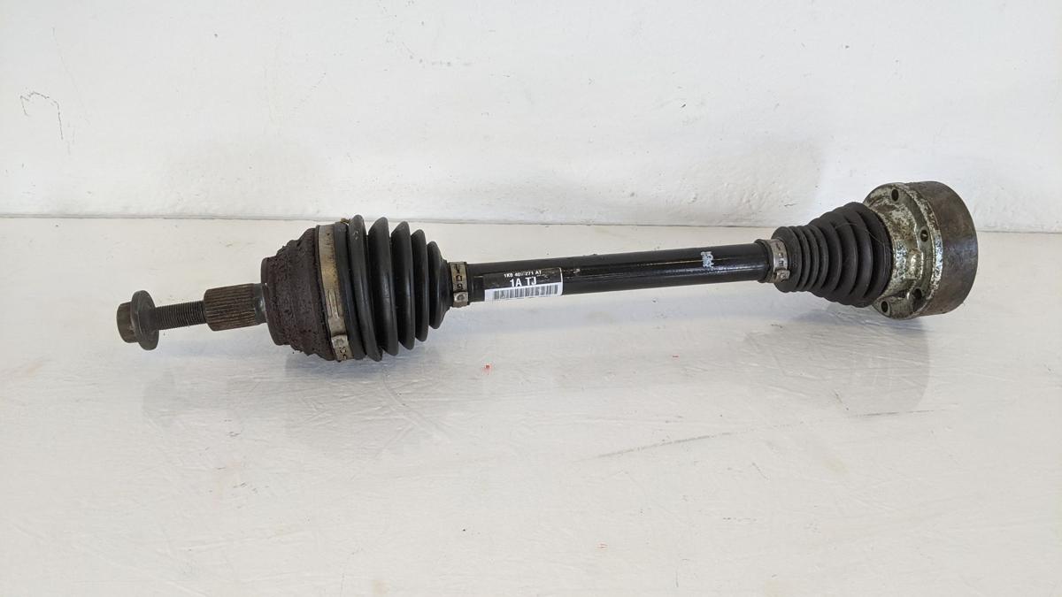 Antriebswelle Gelenkwelle Welle Antrieb vorn links OE VW Golf V 5 1K