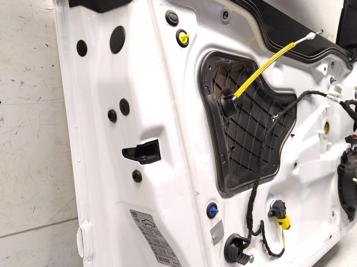 Audi A3 8P Sportback T&uuml;r vorn links Fahrert&uuml;r 5-T&uuml;rer ibisweiss LY9C Bj.2013