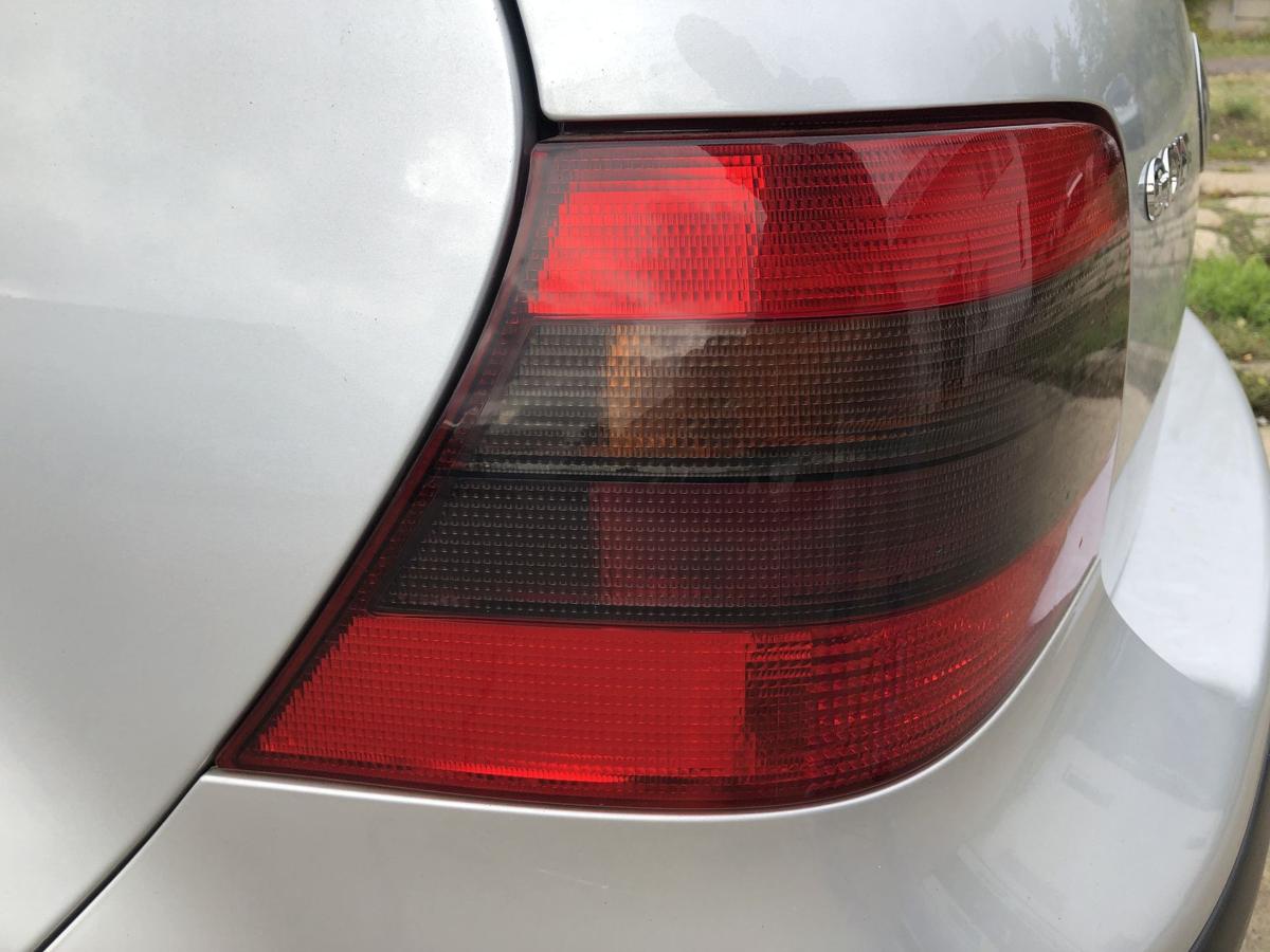 VW Golf 4 1J IV Rückleuchte links Heckleuchte Rücklicht Schlusslicht rot schwarz