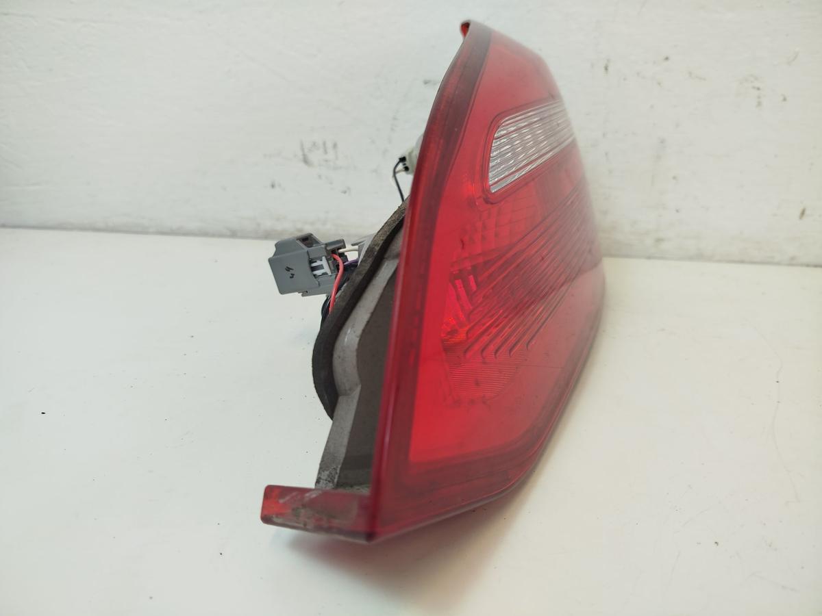 Ford Focus DYB CEW Turnier R&uuml;ckleuchte R&uuml;cklicht innen rechts Heckklappe ab14