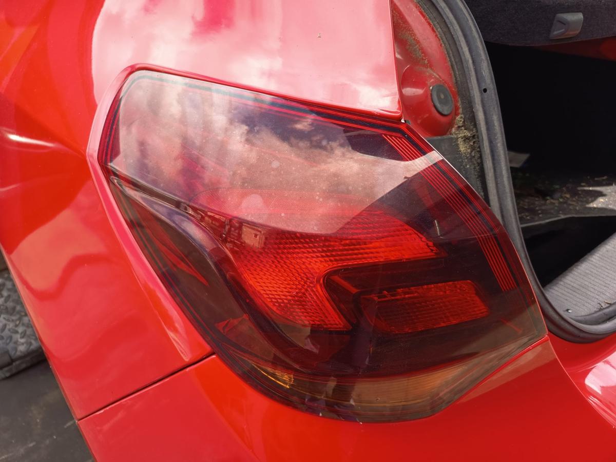 Opel Astra J Limousine R&uuml;ckleuchte links Heck Schluss Licht 3/5t&uuml;rer Bj 2010