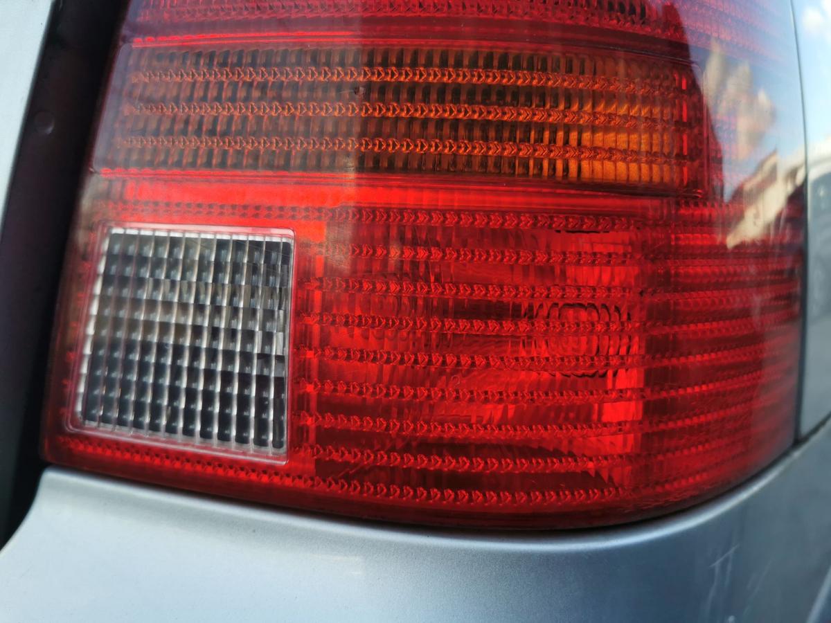 VW Golf IV 4 1J Kombi Rückleuchte Schlussleuchte Rücklicht Lampe hinten rechts