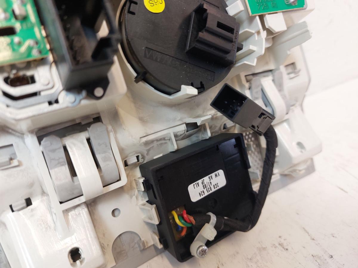 VW Passat CC Innenleuchte vorn Leselampe Innenraumleuchte Scheibedach SOS Taste