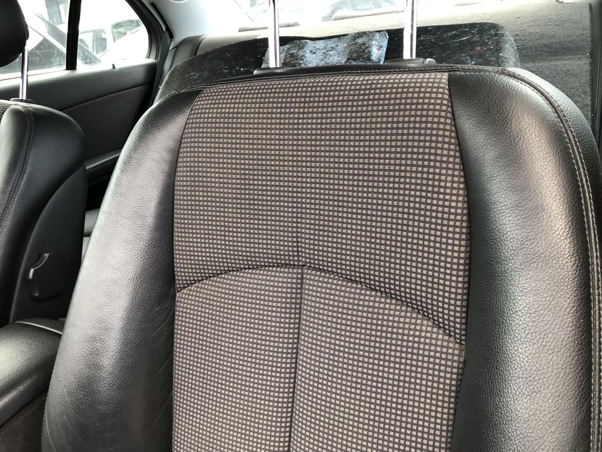 Mercedes E Klasse W211 Sitz vorn links Fahrersitz Teilleder Stoff Heizung