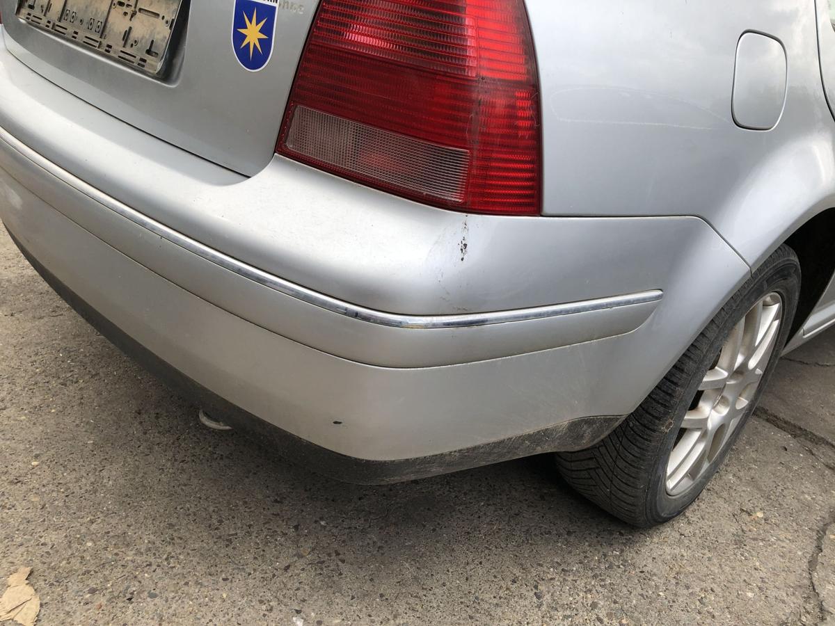 VW Bora 1J Sto&szlig;f&auml;nger hinten Sch&uuml;rze Limo Hecksto&szlig;stange Highlineleiste Chrom