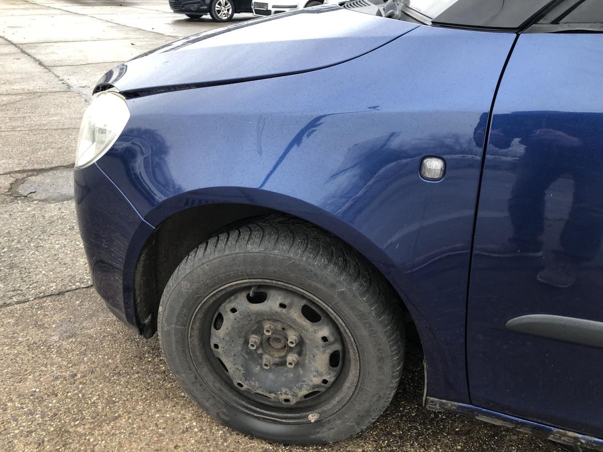 Skoda Fabia 2 Typ 5J Kotfl&uuml;gel vorn links Fahrerseite LF5Q Storm Blau 06 bis 14