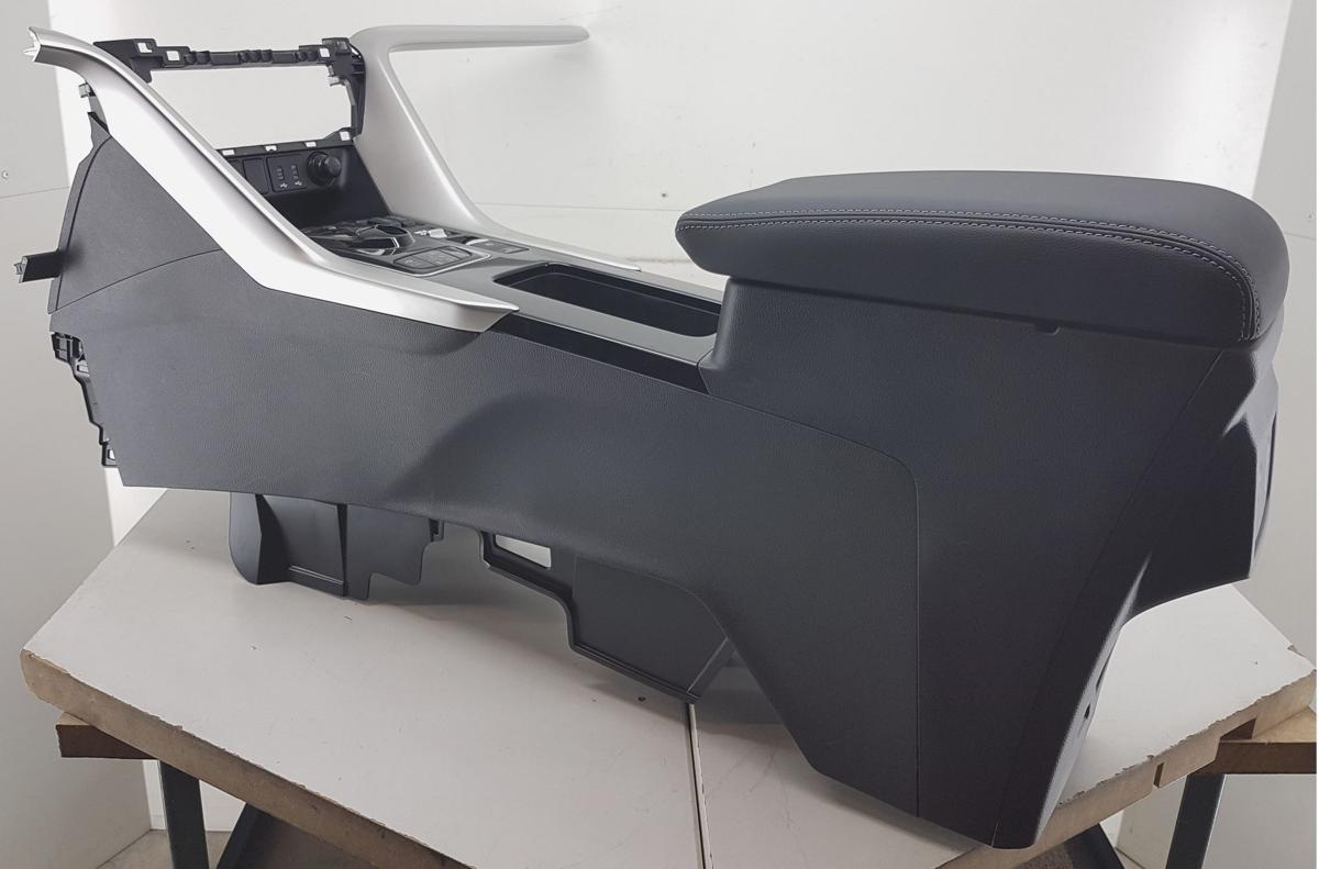 Mitsubishi Eclipse Cross Mittelkonsole Bj2023 Mittelarmlehne Zierleisten