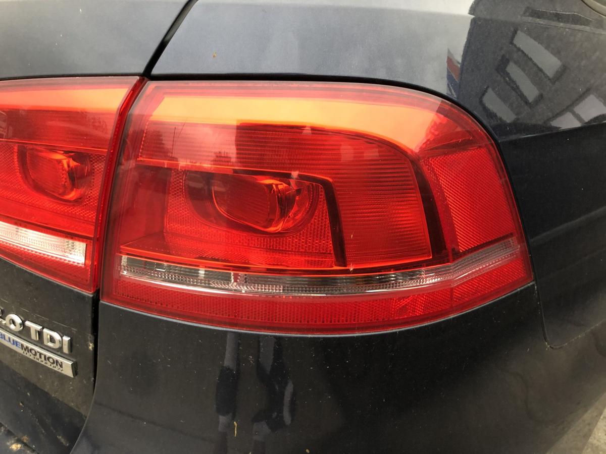 VW Passat 3C B7 Variant R&uuml;ckleuchte rechts au&szlig;en Ecke R&uuml;cklicht nicht LED