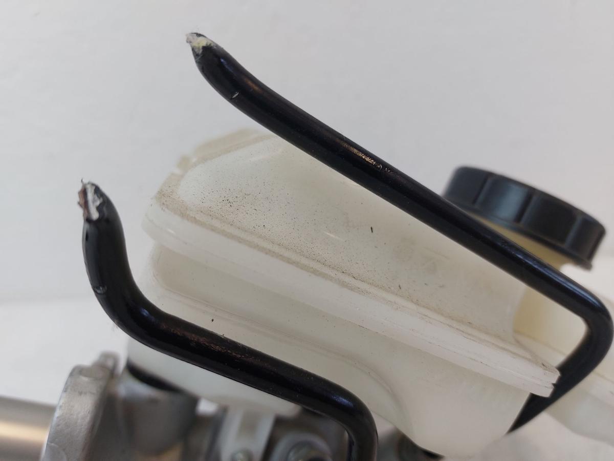 Audi Q2 Typ AG Hauptbremszylinder mit Behälter Bremsflüssigkeit TRW