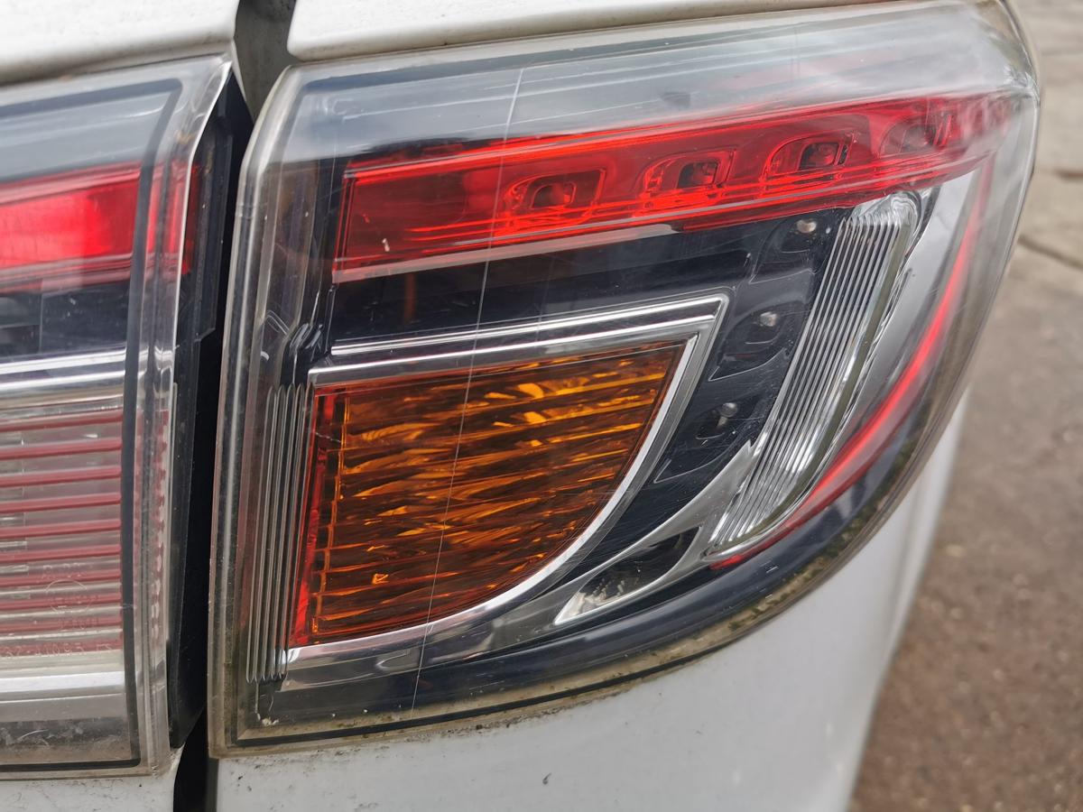 Mazda 6 GH Kombi Rückleuchte Schlussleuchte Rücklicht hinten aussen rechts 10-12