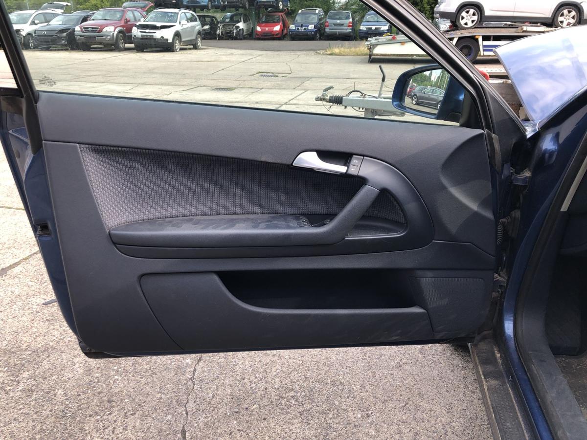 Audi A3 8P ab05 T&uuml;rverkleidung vorn links Innenverkleidung T&uuml;r nur 3 t&uuml;rer