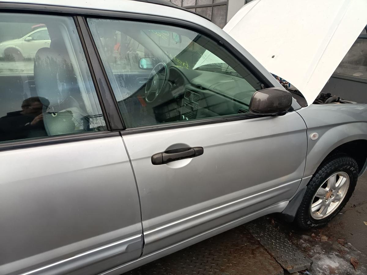 Subaru Forester SG original T&uuml;r vorne rechts 01G Silber Baujahr 2005