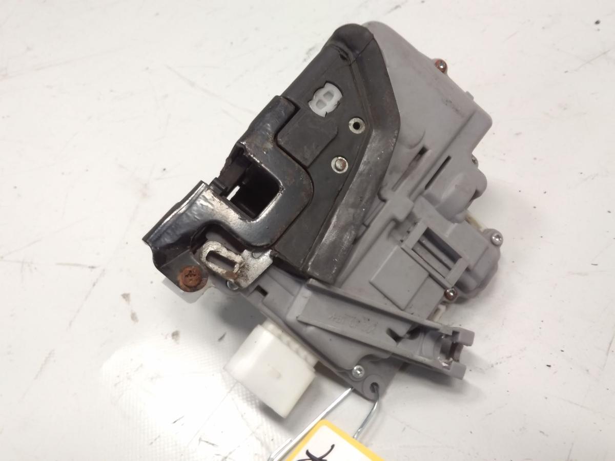 Audi A3 8P Türschloß vorn links mit ZV Bj.2009