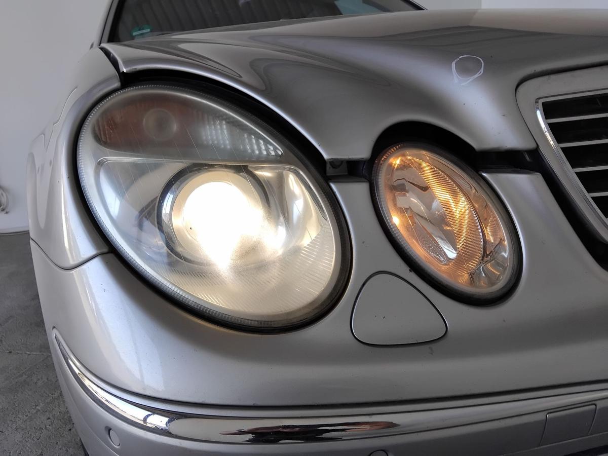 Mercedes E-Klasse W211 original Bi-Xenon Scheinwerfer rechts vergilbt BJ2004