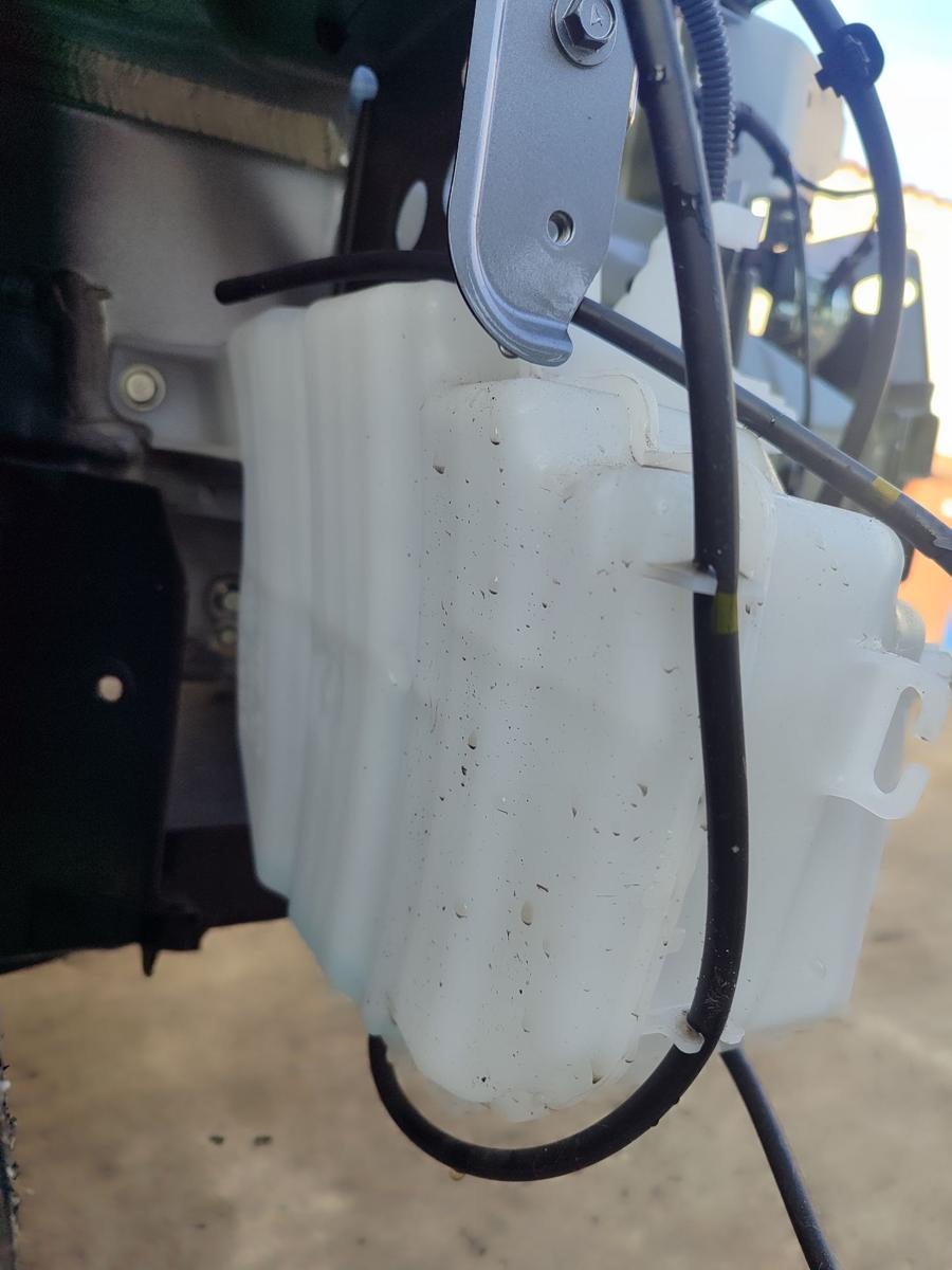 Mitsubishi Eclipse Cross original Scheibenwaschbeh&auml;lter Waschanlage mit Pumpen