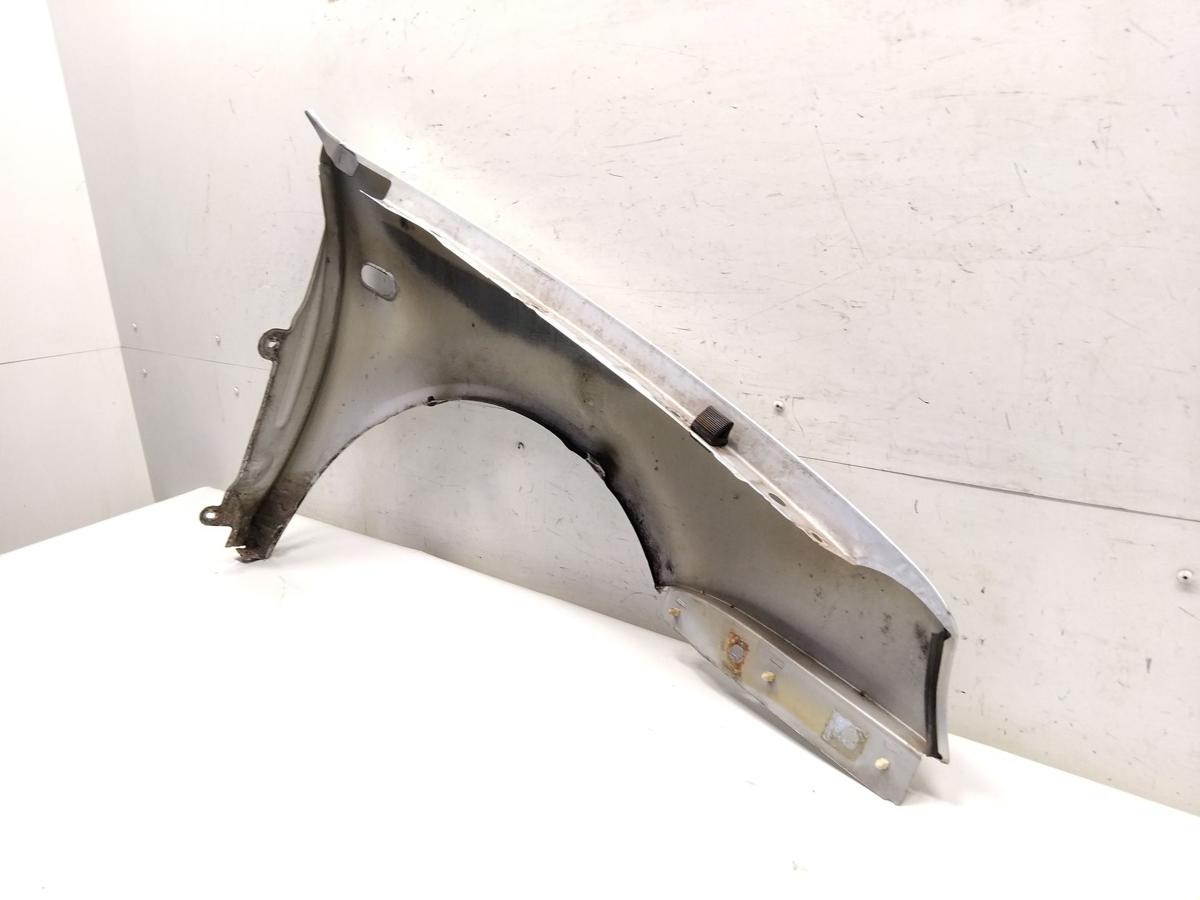 VW Golf 4 1J original Kotfl&uuml;gel vorn links LB7Z Satinsilber Metallic BJ2000