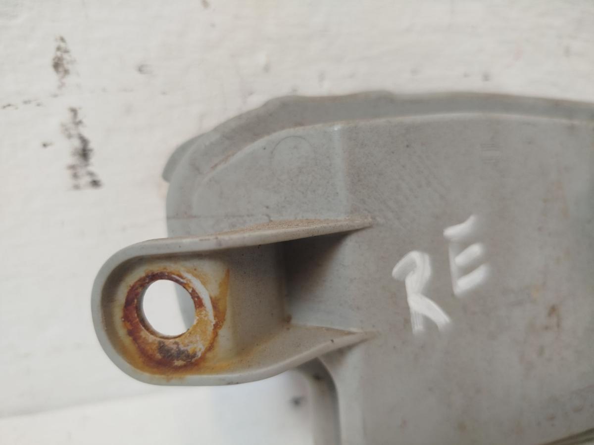 Toyota Yaris XP13 Reflektor Sto&szlig;f&auml;nger hinten R&uuml;ckstrahler