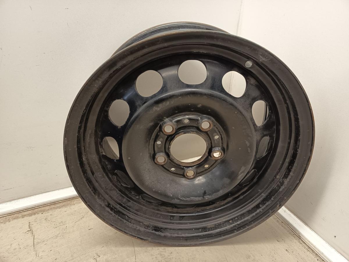 BMW E87 Satz Stahlfegen 7x16 ET44 5x120 OHNE Reifen Bj 2005